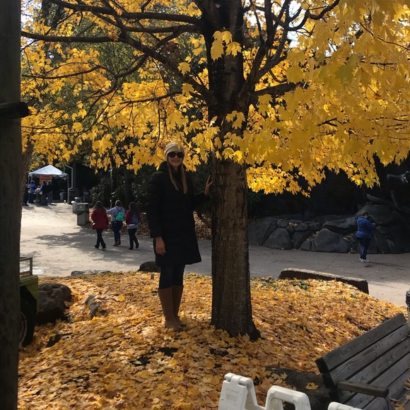 Meet your Posher, Jessica - Picture 1 of 1